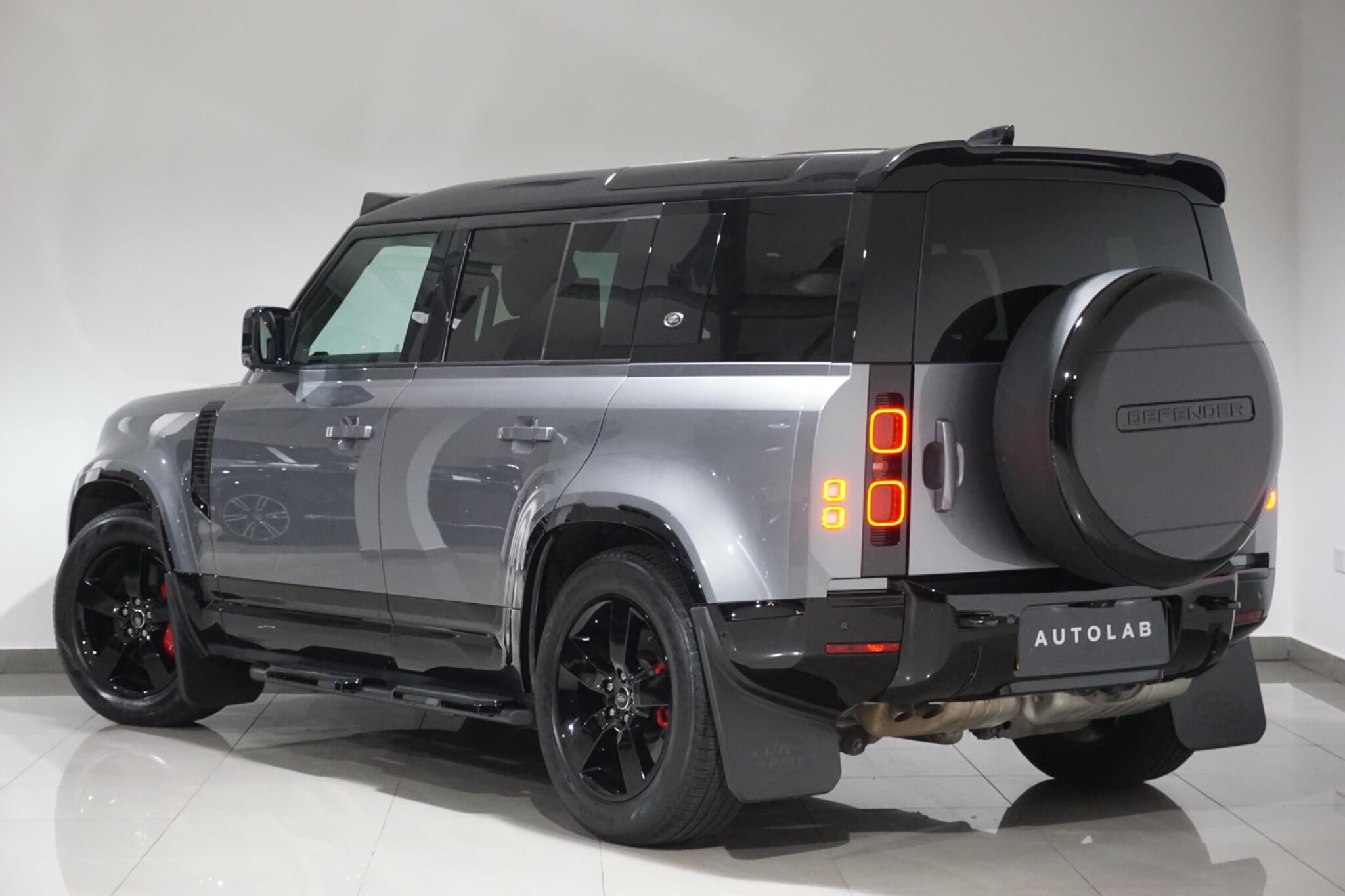 Land Rover Defender 110 3.0 D250 MHEV X-Dynamic SE SUV 5dr Diesel Auto 4WD Euro 6 (s/s) (250 ps)